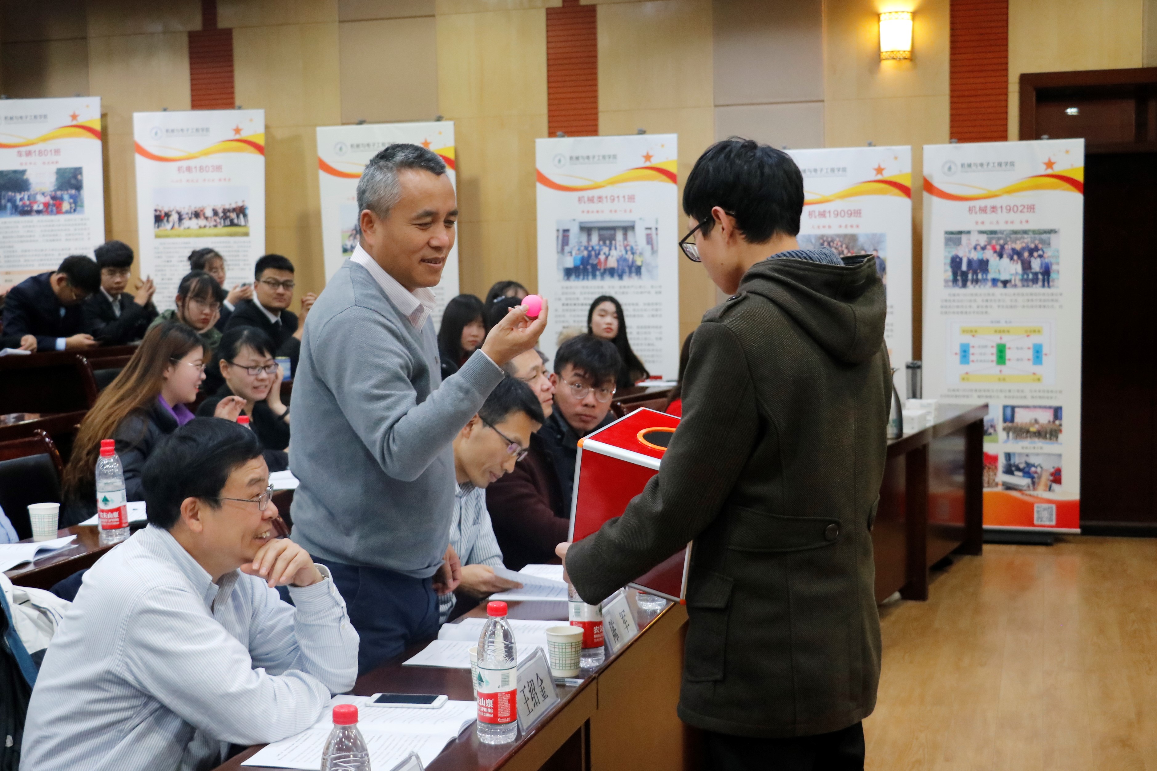 9f410a4047d34753a2daee616e630769.jpg 9f410a4047d34753a2daee616e630769.jpg