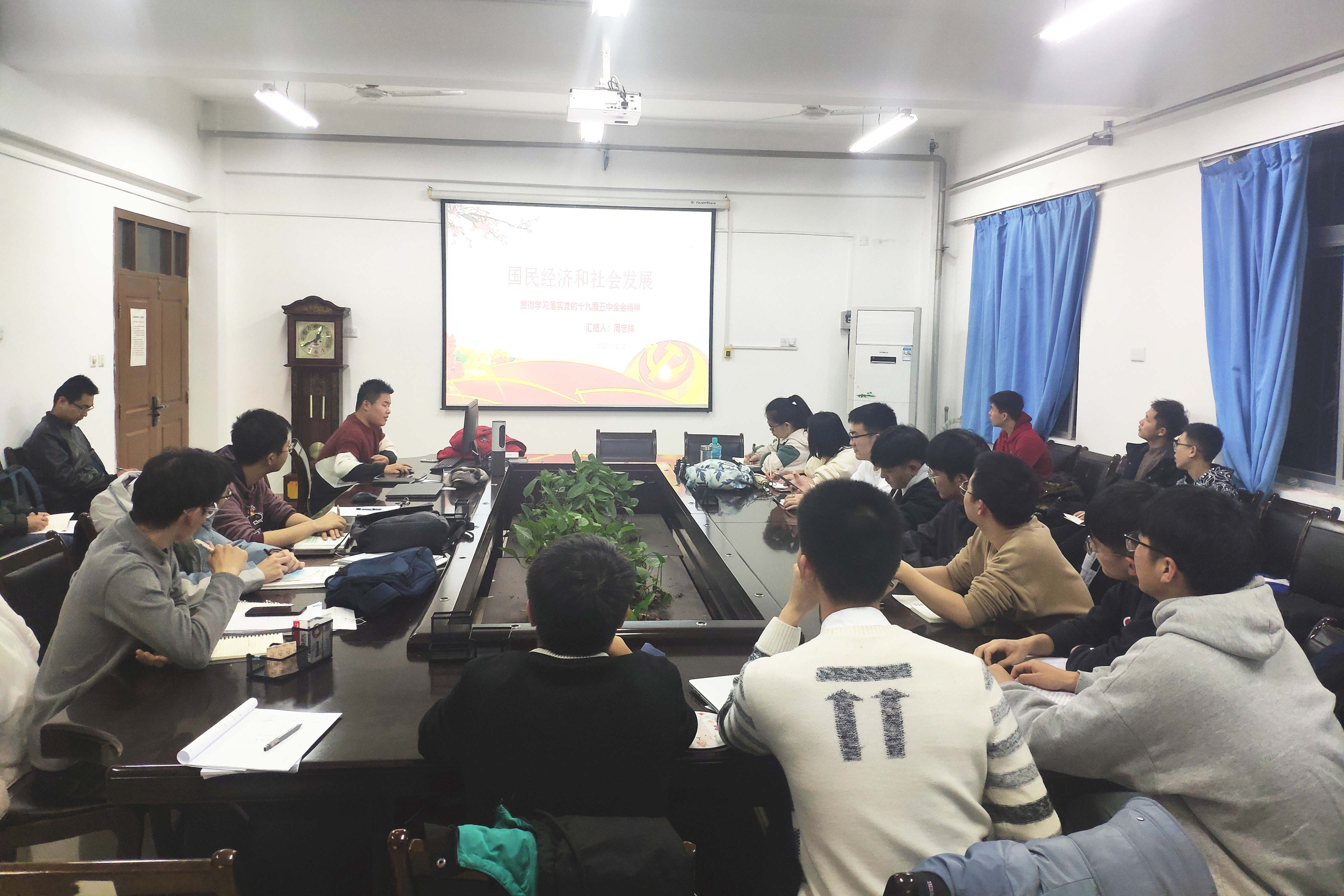 7273058a3b7e43dea38cf0604339f202.jpg 7273058a3b7e43dea38cf0604339f202.jpg