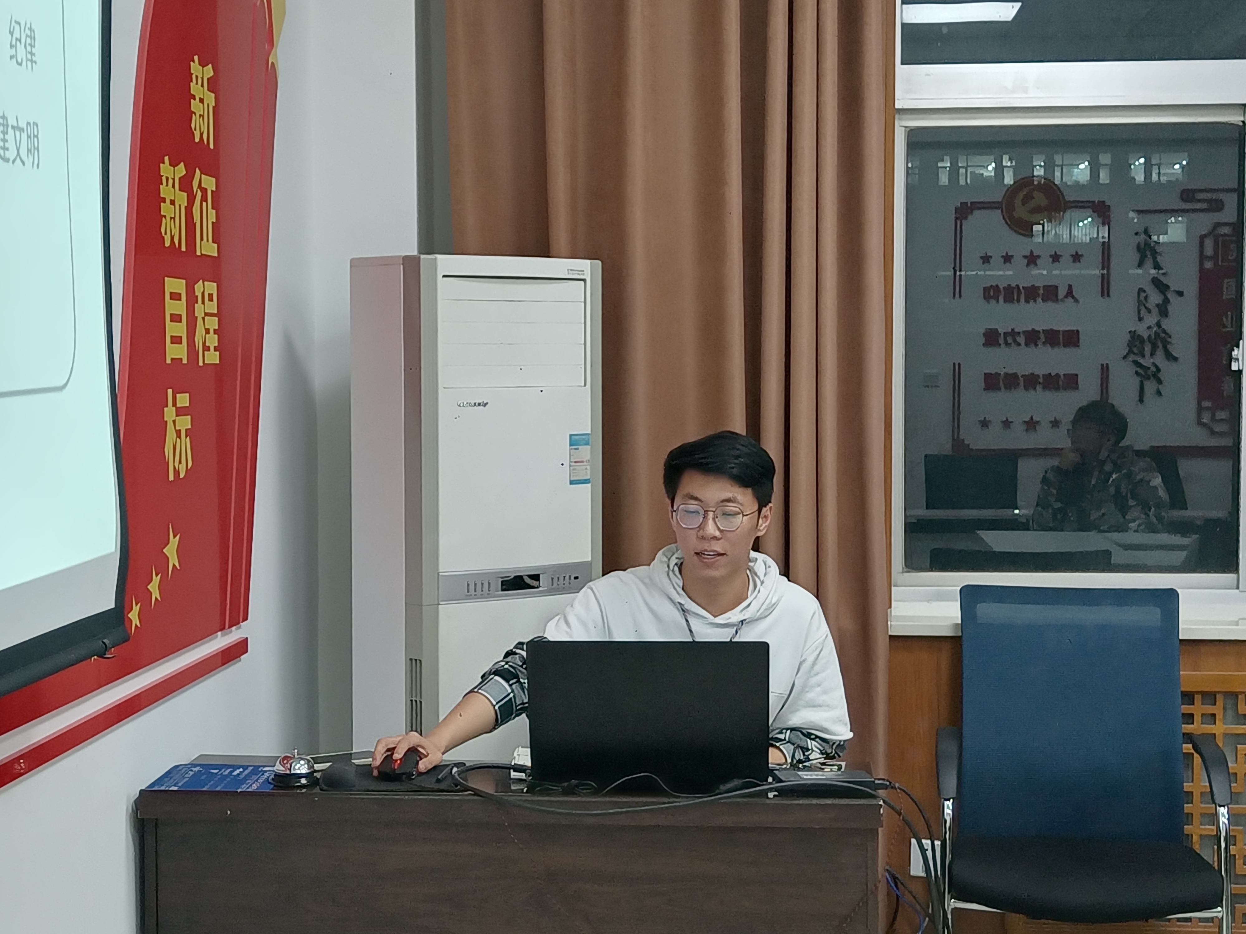 1d22ff1ee121483bb80c6e3fa53c202d.jpg 1d22ff1ee121483bb80c6e3fa53c202d.jpg