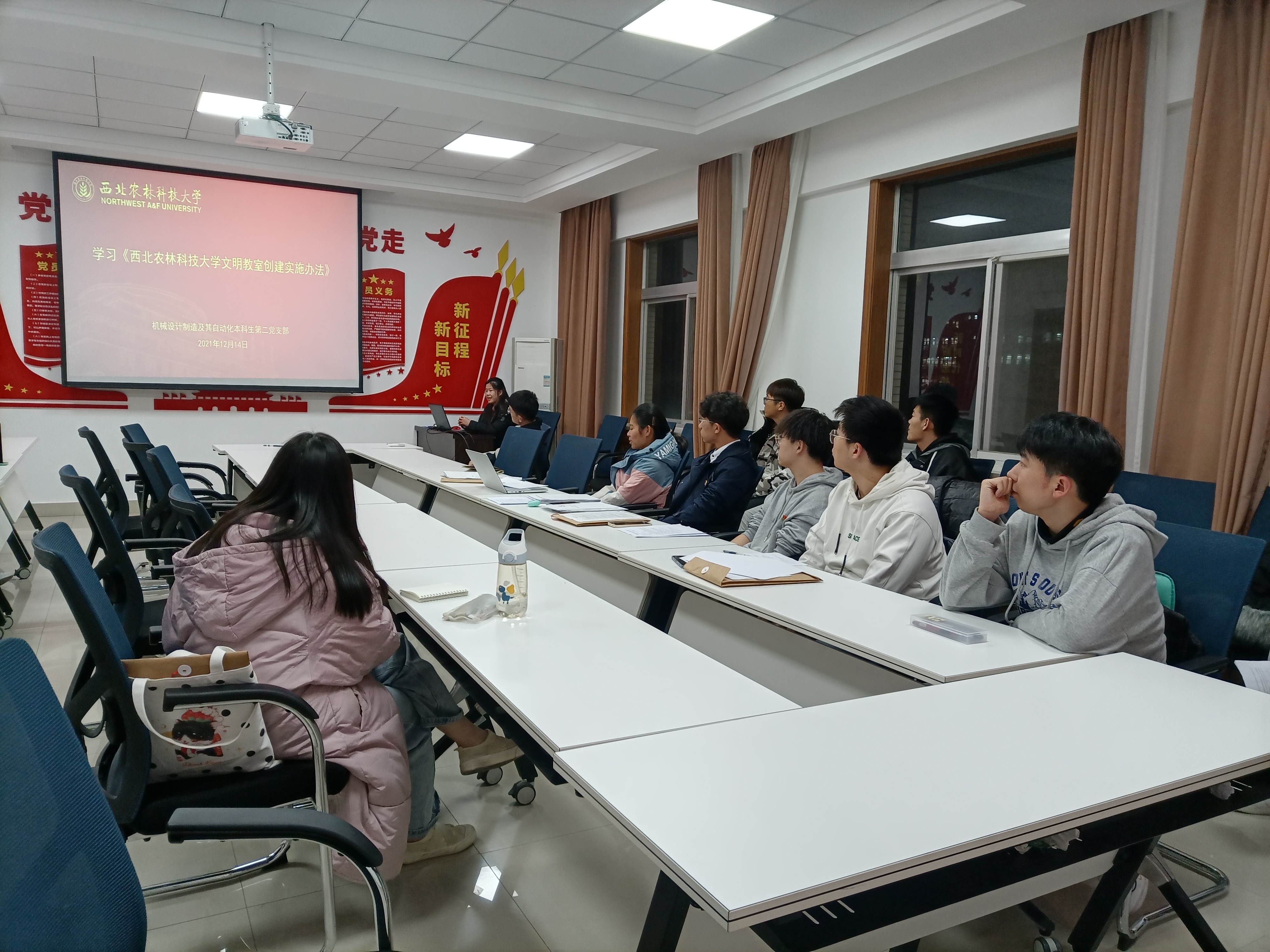 abe214088e76425fb8b98e5145120e10.jpg abe214088e76425fb8b98e5145120e10.jpg