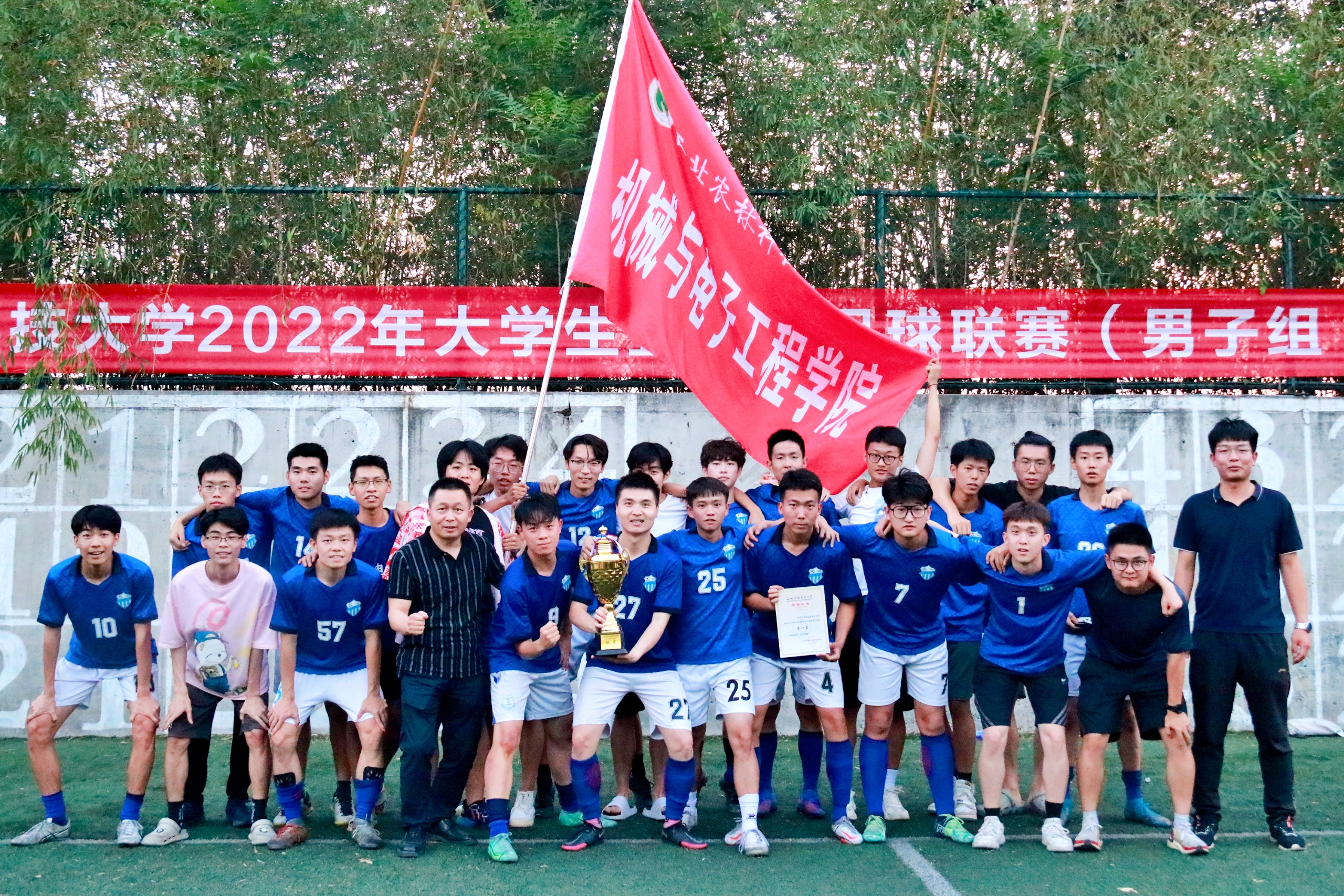 19afc3c4344a4f239e4af33bdf185825.jpg 19afc3c4344a4f239e4af33bdf185825.jpg