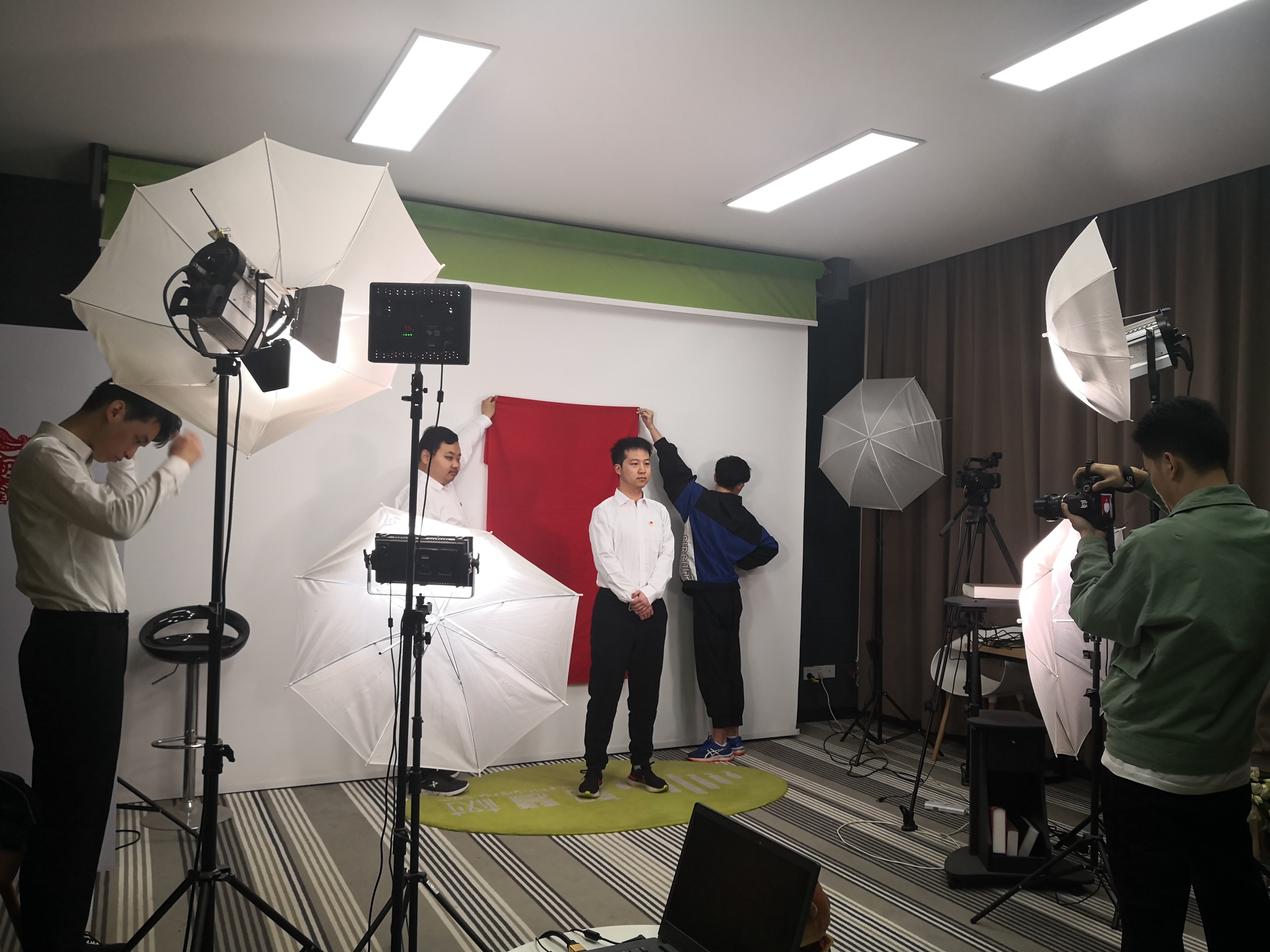 f0425766c1bd4ac68b56d7b361ca2290.jpg f0425766c1bd4ac68b56d7b361ca2290.jpg