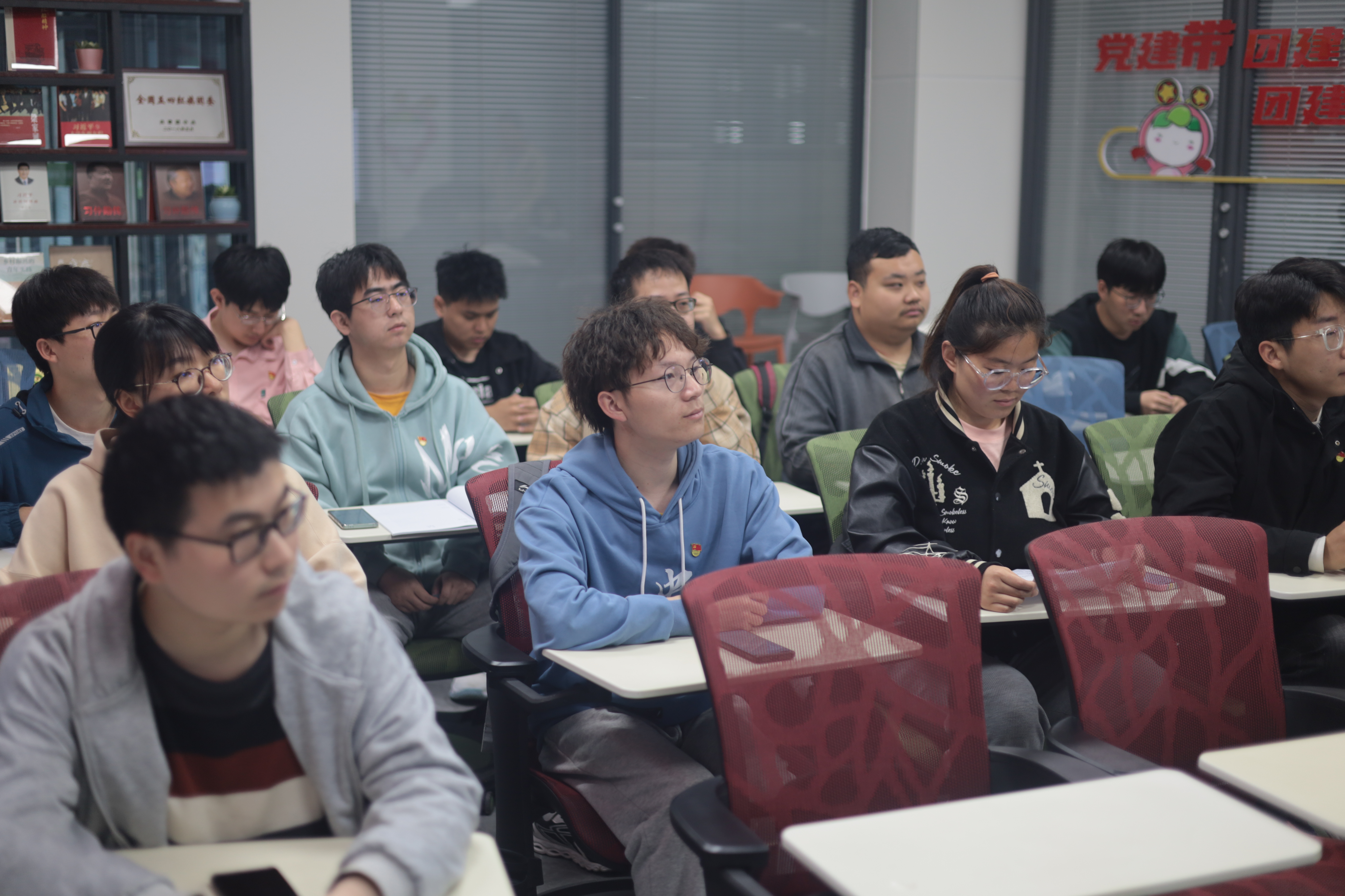 9b99f7969b1d498aac99524b8c4efaa6.jpg 9b99f7969b1d498aac99524b8c4efaa6.jpg