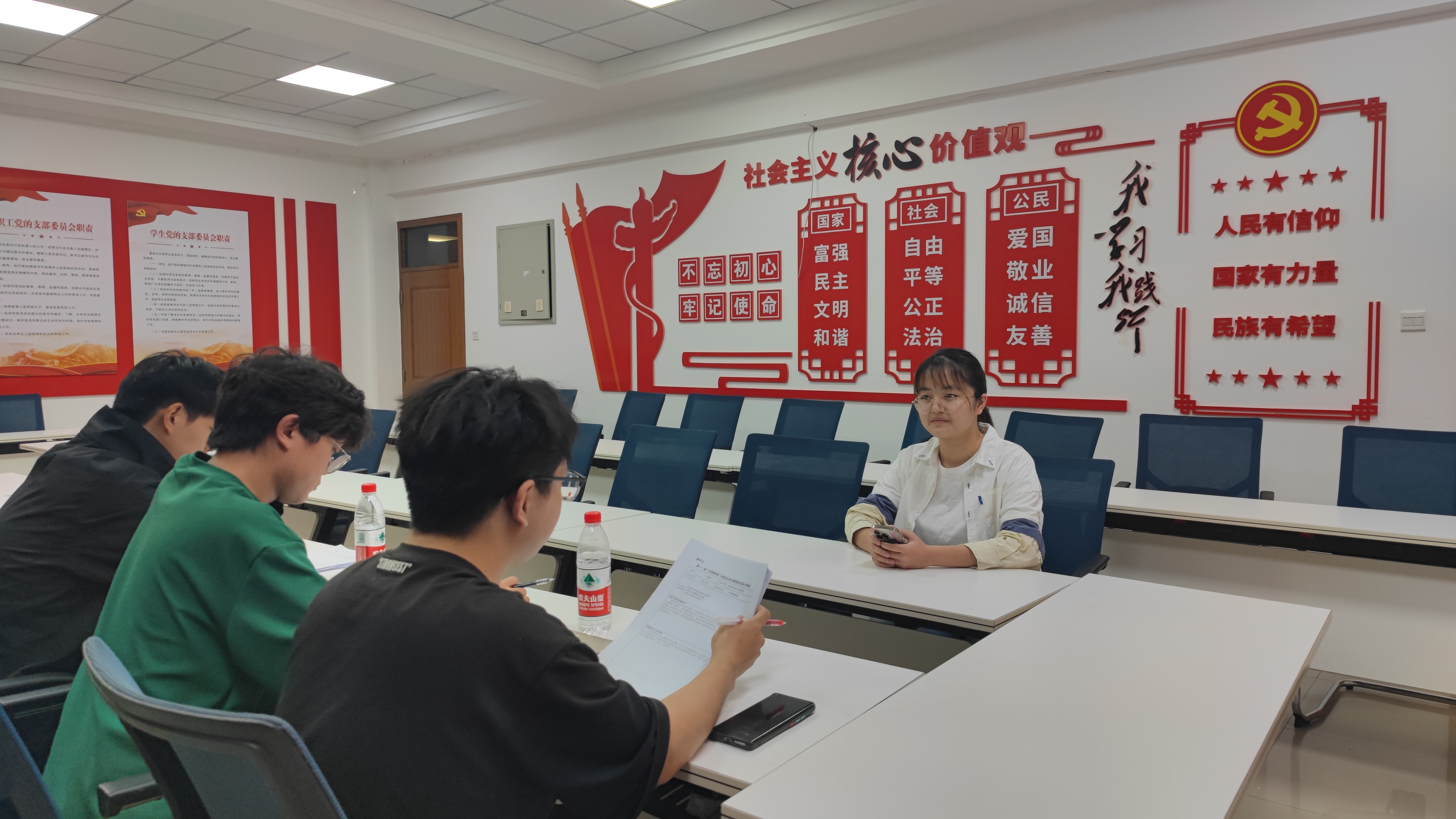 1e54a12415d44dd3916bcc979d1fa081.jpg 1e54a12415d44dd3916bcc979d1fa081.jpg